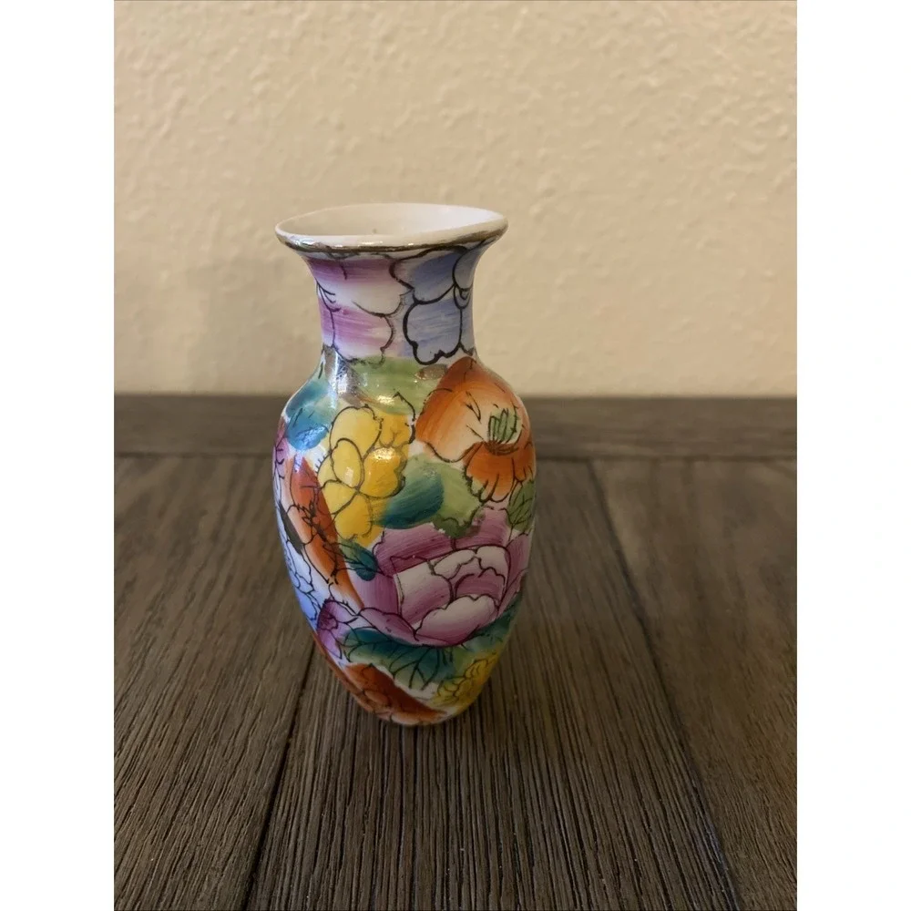 vintage Chinese 1920s miniature porcelain vase‎